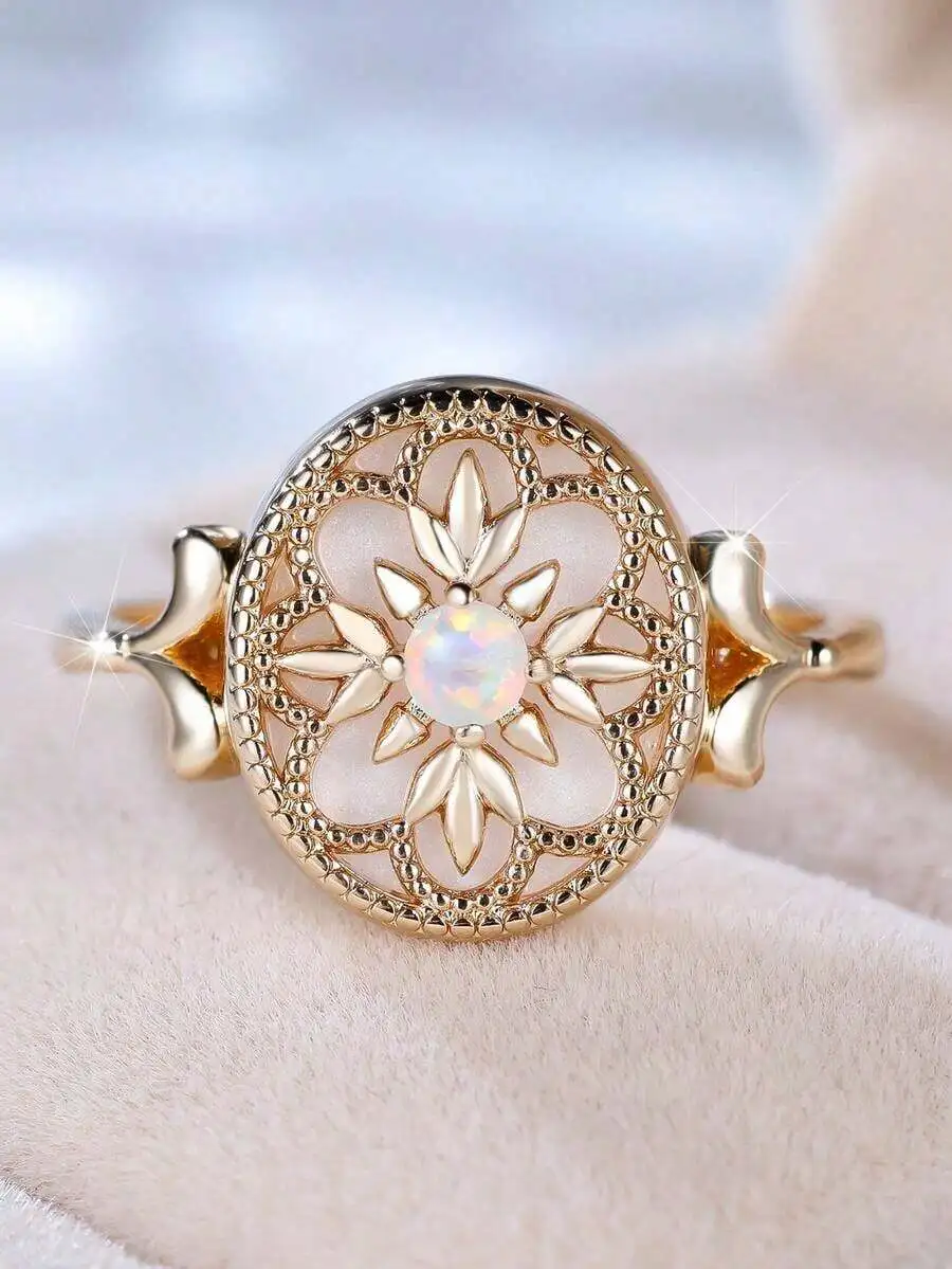 Vintage Fashion Center - Vintage Floral White Agate Round Ring