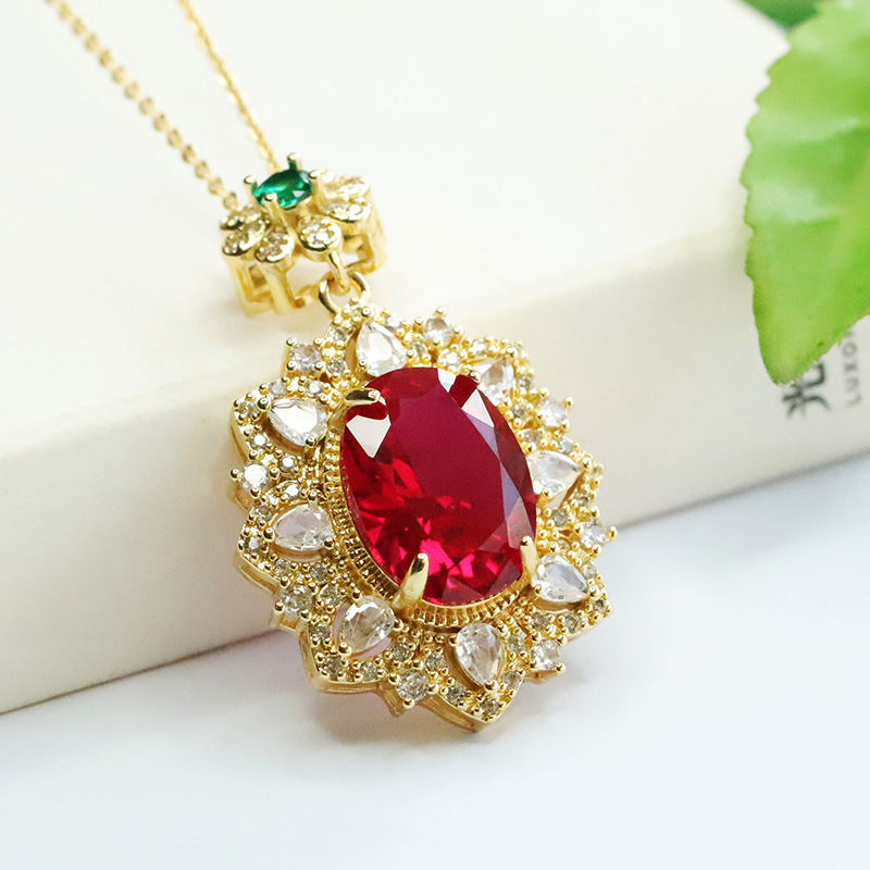Red Corundum Pendant Cultivati - Vintage Fashion Center recension och pris