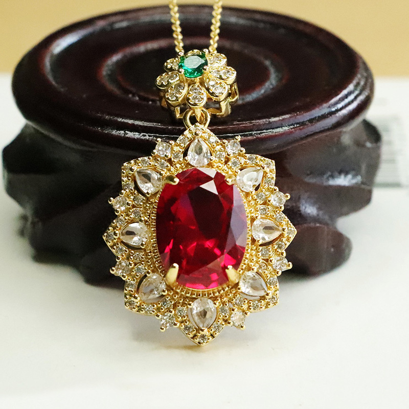 Red Corundum Pendant Cultivati - Vintage Fashion Center recension och pris