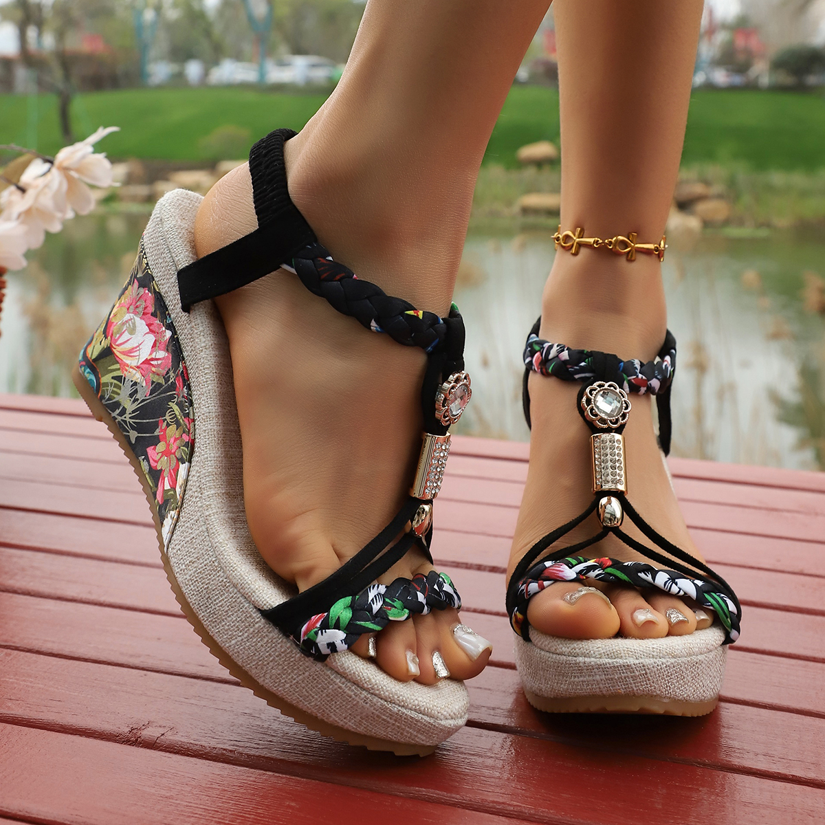 Vintage Rivet Decor Wedge Sand - Vintage Fashion In 2026 recension och pris