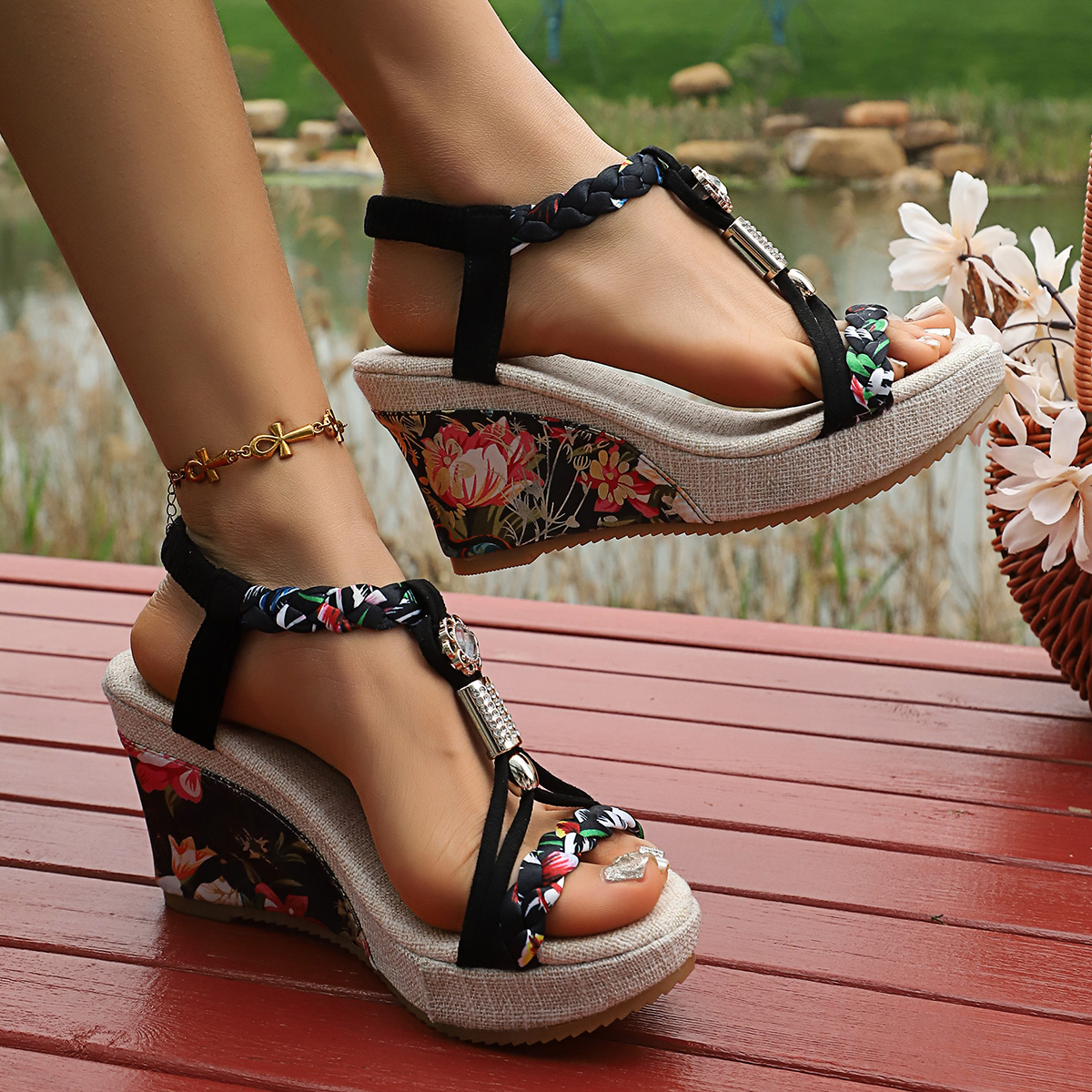 Vintage Rivet Decor Wedge Sand - Vintage Fashion In 2026 recension och pris