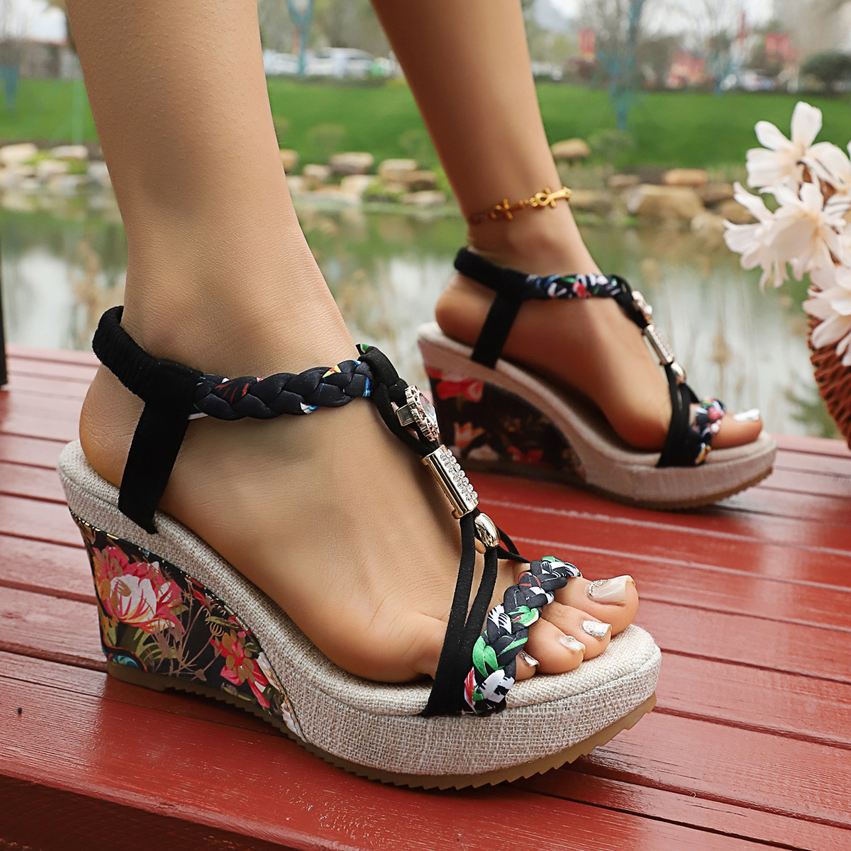 Vintage Rivet Decor Wedge Sand - Vintage Fashion In 2026 recension och pris