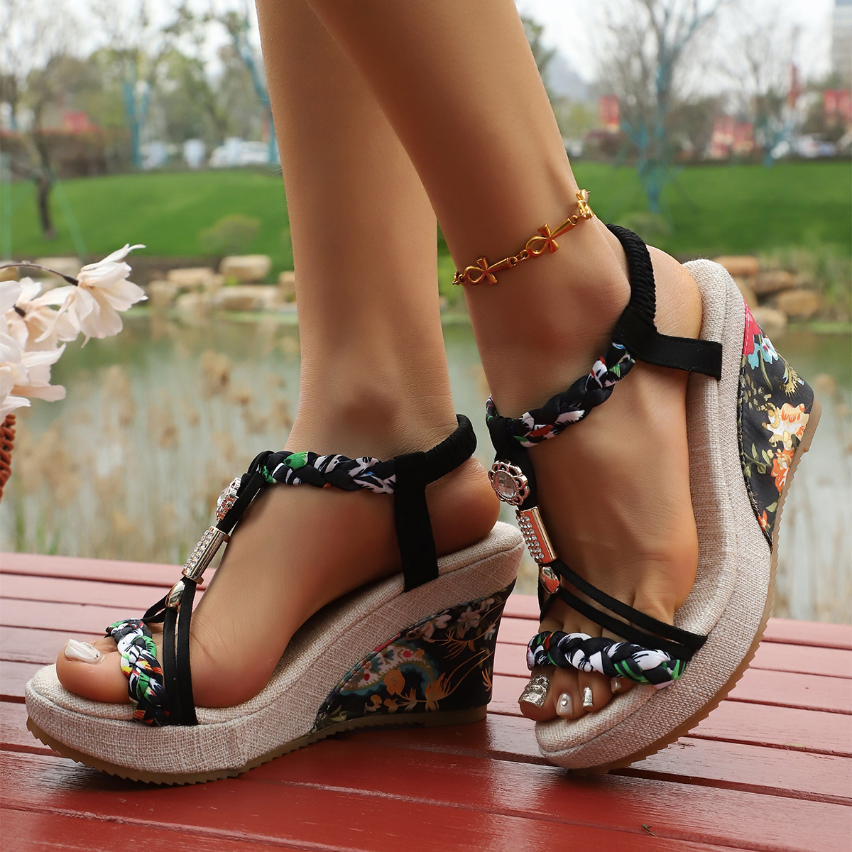 Vintage Rivet Decor Wedge Sand - Vintage Fashion In 2026 recension och pris