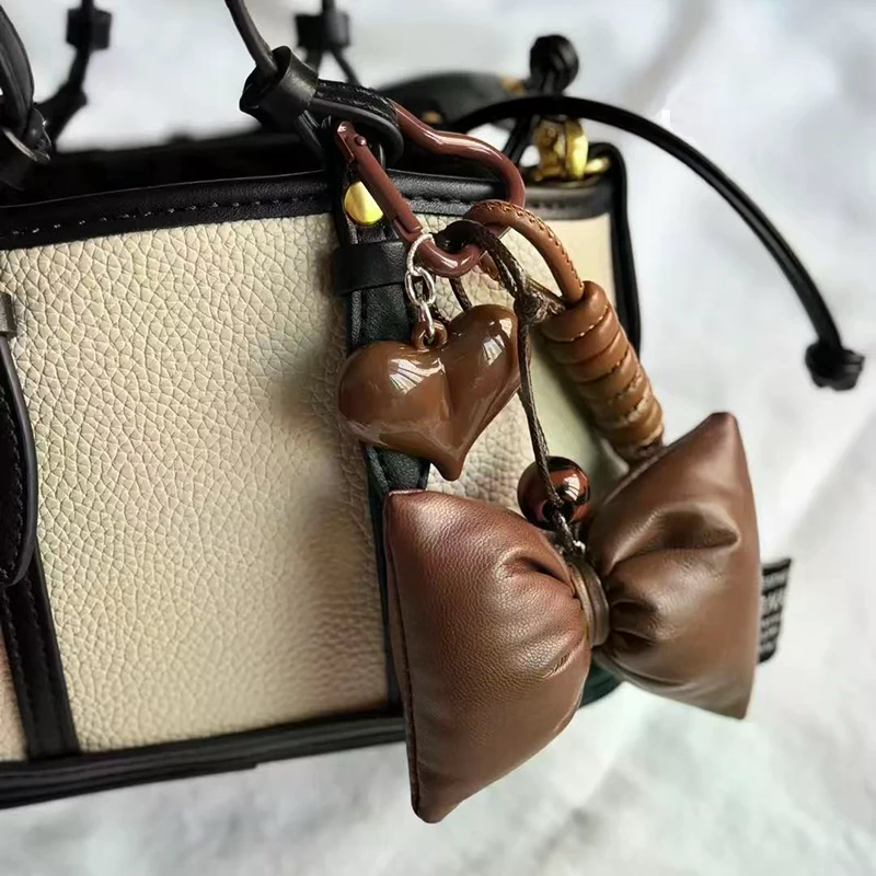 Pendant Y2k Brown Vintage Leat - Vintage Fashion Journal recension och pris